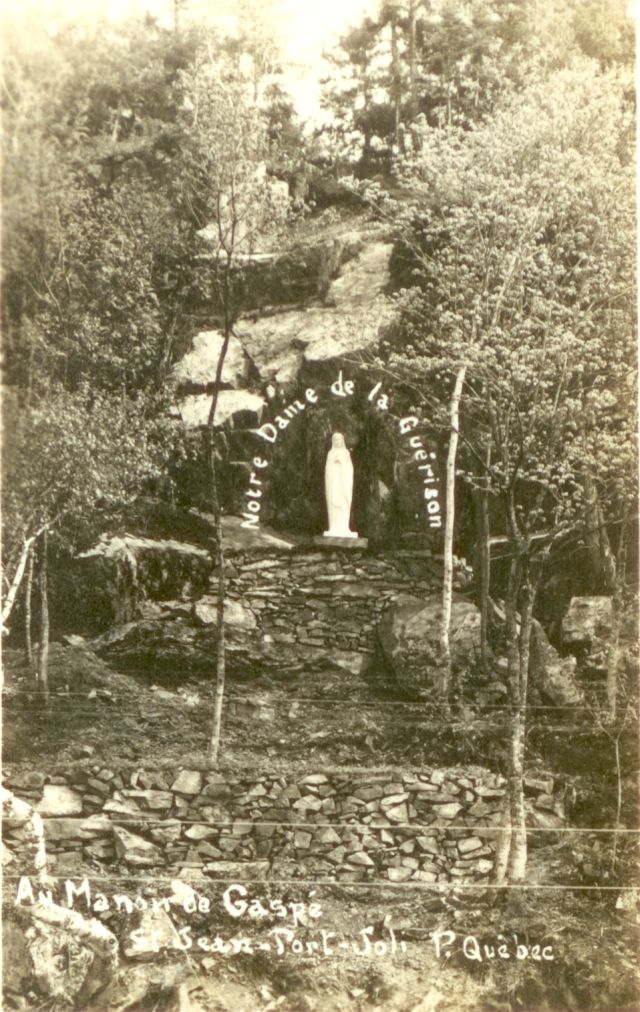 Photo inconnue, date inconnue, coll. Gertrude Bourgault.